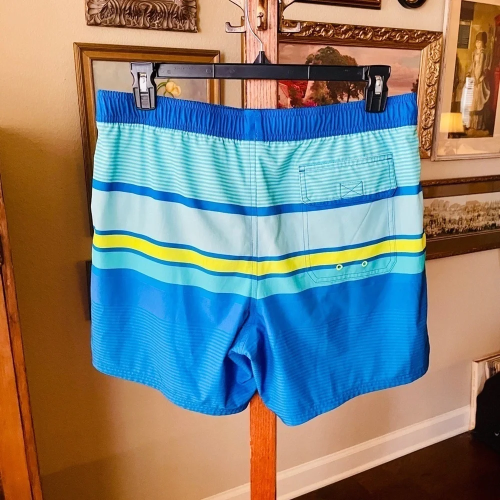Vineyard Vines premium swim trunks pickets 6.5” inseam SZ L blue turquoise